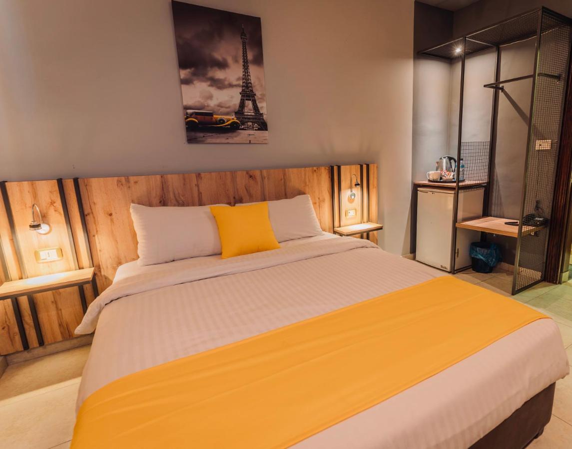 Baden Hotel Suites Амман Экстерьер фото