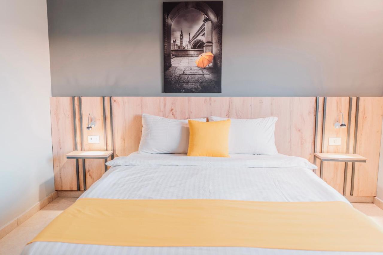 Baden Hotel Suites Амман Экстерьер фото